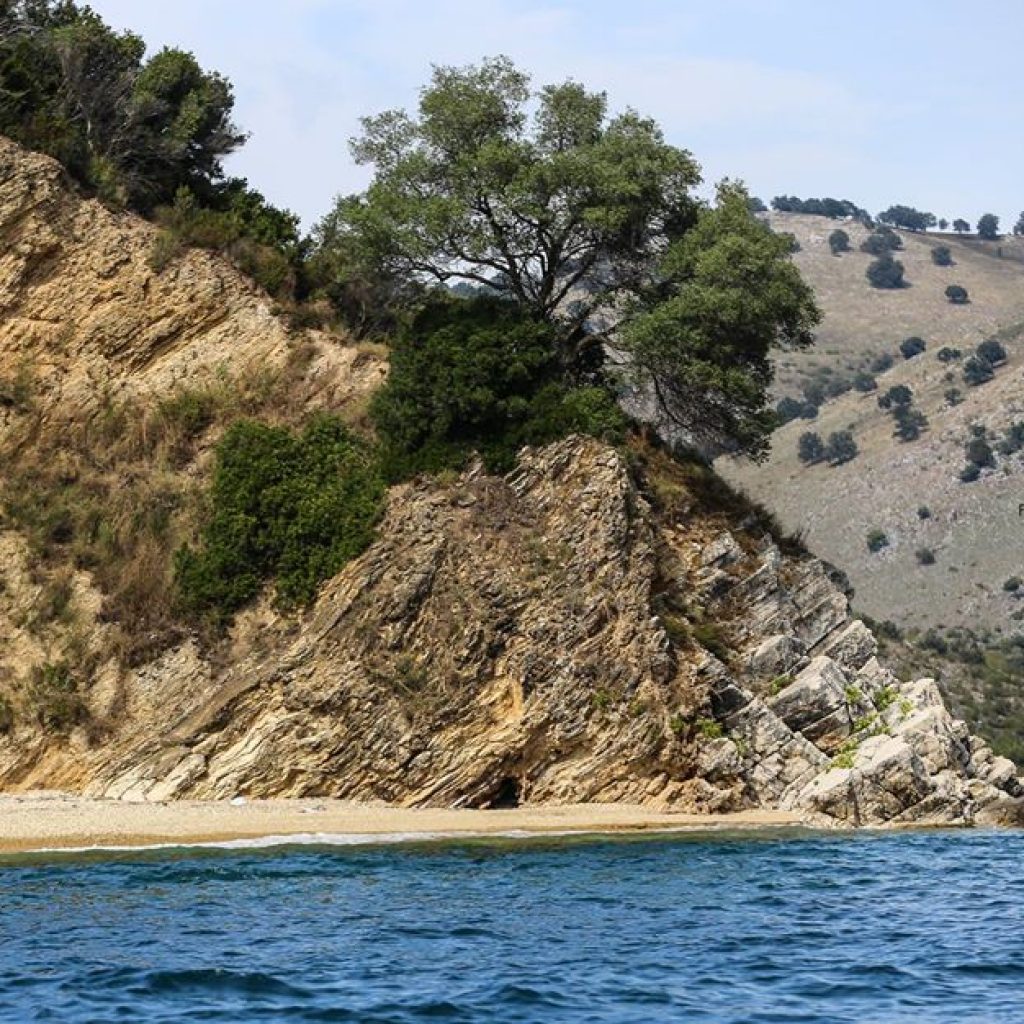 Best virgin beaches in Albania - Explore and enjoy 43 ishulli tongos 2