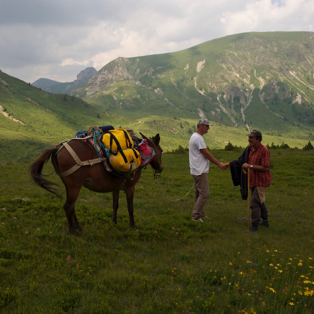 walking northern albania